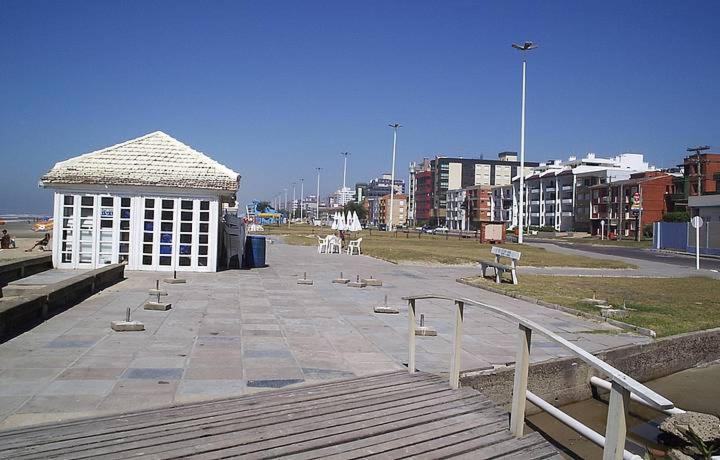 Апартаменты Apartamento Charmoso Na Beira Mar De Capao Da Canoa - A Melhor Localizacao Экстерьер фото